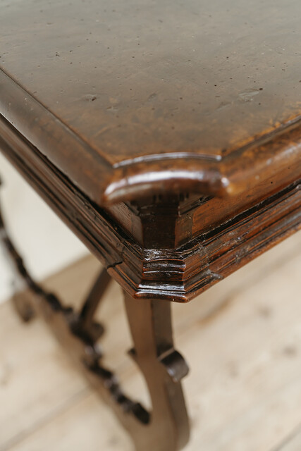 18th century Italian walnut cosole/writing table ... 