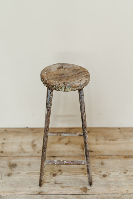 Industrial metal and wood stool ..