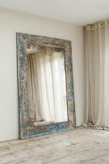 pineframed xl mirror ... rests of old paint ... 