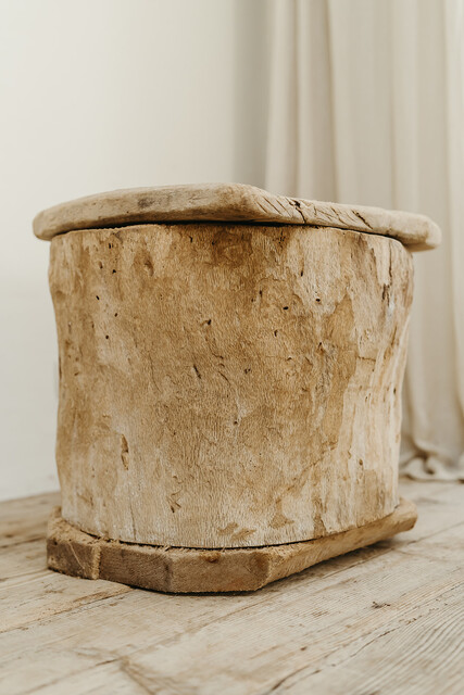 Spanish log bucket/stool ... 