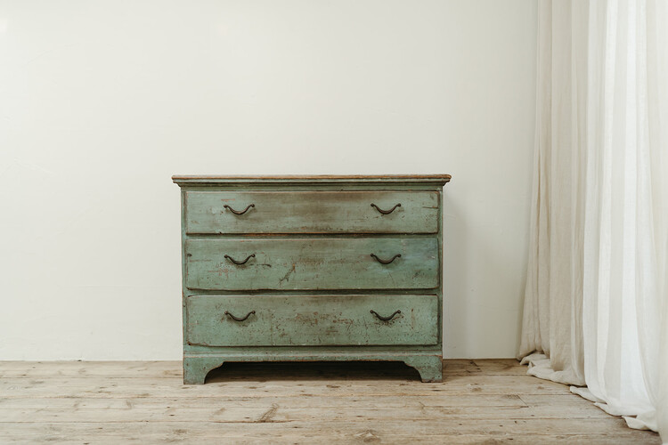 Swedish pine commode ... small proportions ... old blue paint ...