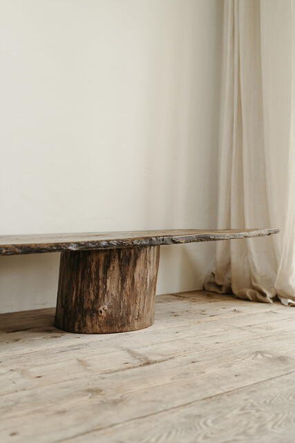 xl coffee/console table ... pinewood on treetrunks ... 