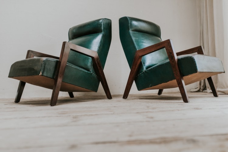 lounge chairs ... 