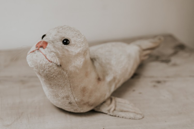 Steiff seal ... great item to decorate your children's room ... 