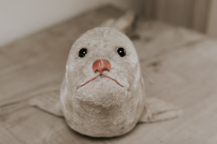 Steiff seal ... great item to decorate your children's room ... 