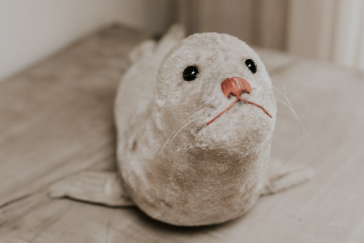 Steiff seal ... great item to decorate your children's room ... 