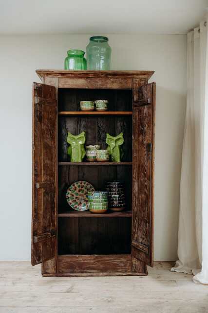 18th century Spanish chestnut cabinet ...
