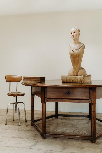 18th century spanish walnut table