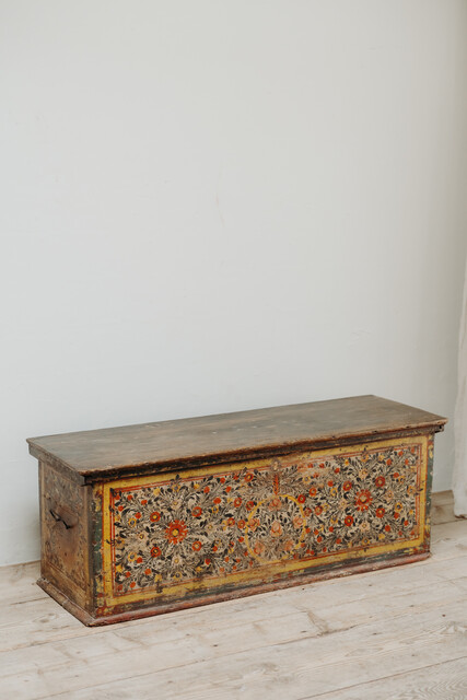 19th century Swedish blanket chest ... original paint ... 