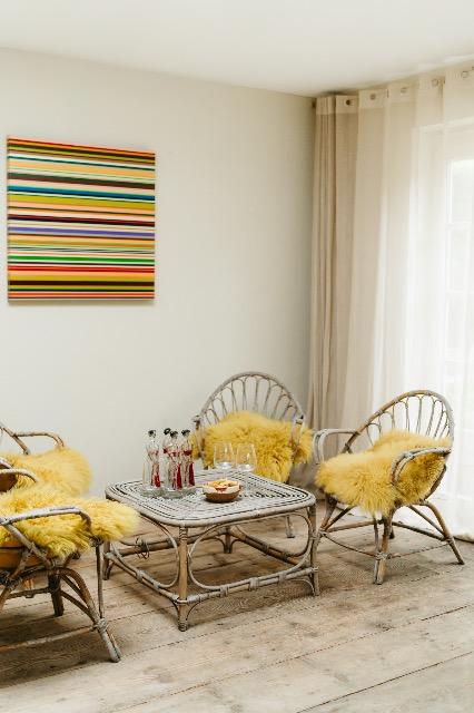 Set of 4 rattan chairs and table .. 