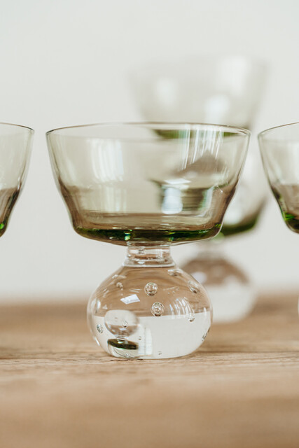 champagne coupes ... 