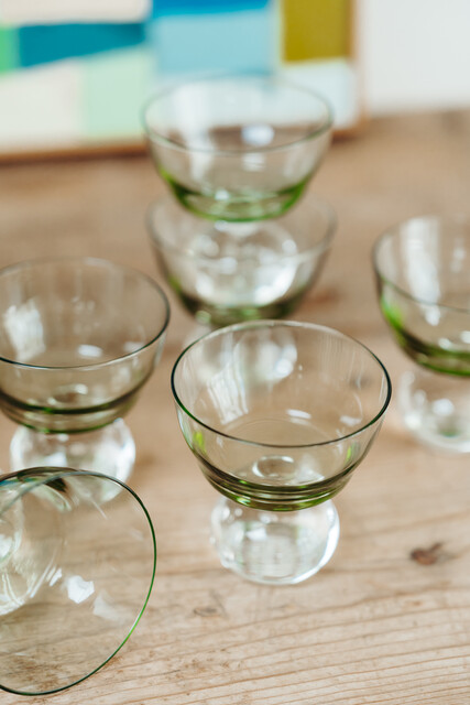 champagne coupes ... 