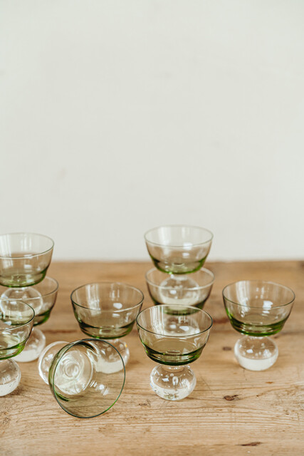 champagne coupes ... 
