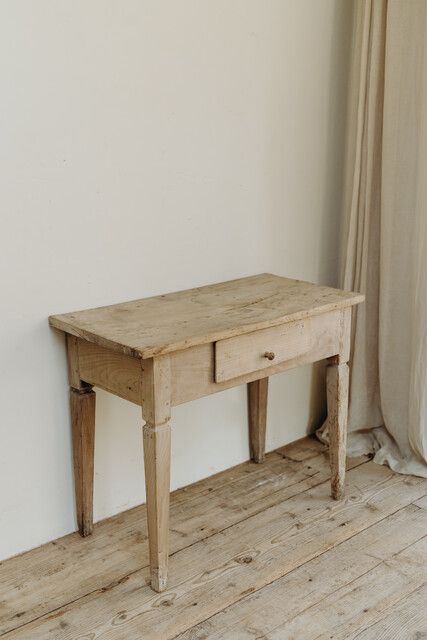 chestnut and maplewood table, one drawer... lovely dry patina..