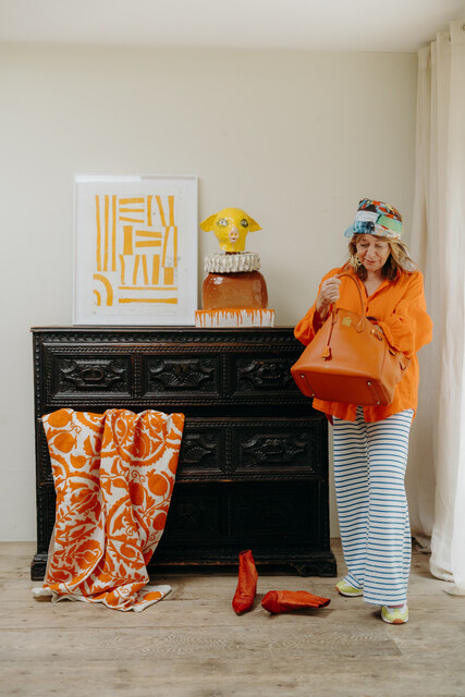 classic furniture ... contemporary artwork ...