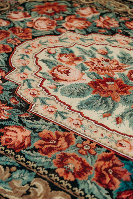 extra large Moldavian rug... vibrant colors ! 