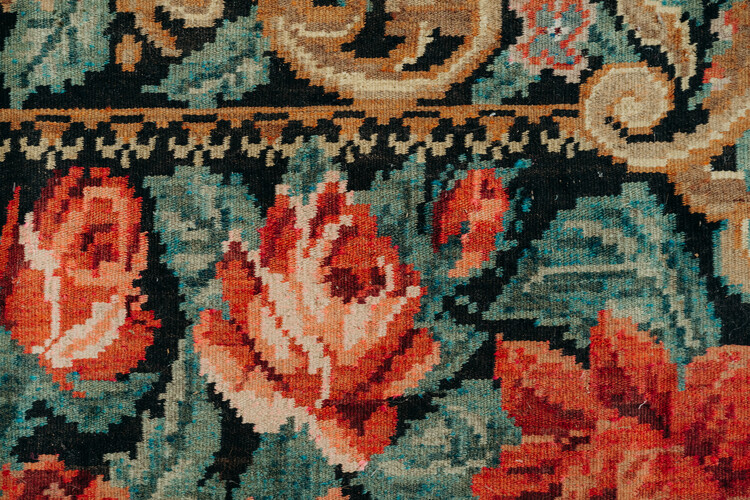 extra large Moldavian rug... vibrant colors ! 