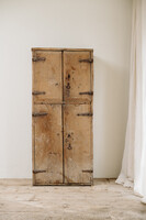genuine 18th century Spanish cabinet ... small proportions ...