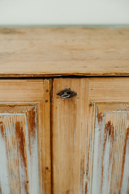 Gustavian pine cabinet, reeded panels with rests of old blue paint ...