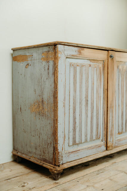 Gustavian pine cabinet, reeded panels with rests of old blue paint ...