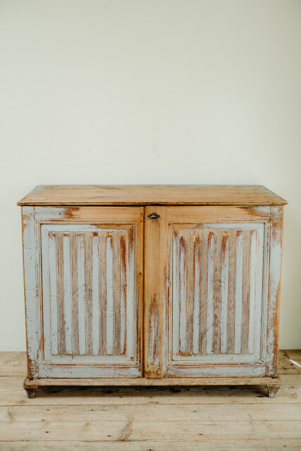 Gustavian pine cabinet, reeded panels with rests of old blue paint ...
