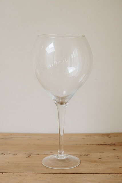 ideal gift for a winelover ... xl wine glass ...