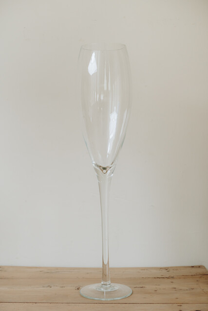 ideal gift for champagne lovers ... xl glass flute ...