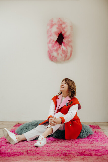 keep on dancing in the pink pony club ...