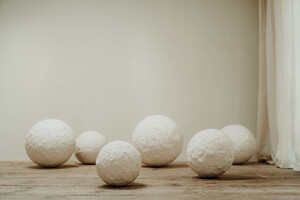 papier mâché balls .... 