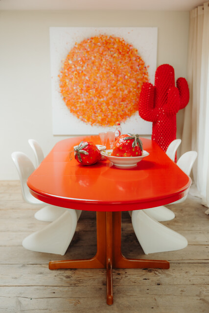 round or ovalshaped Danish dining table ... 