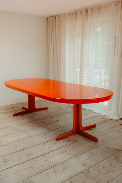 round or ovalshaped Danish dining table ... 