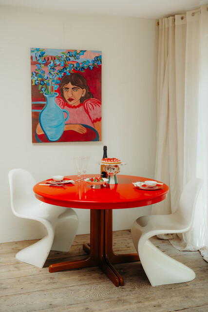 round or ovalshaped Danish dining table ... 