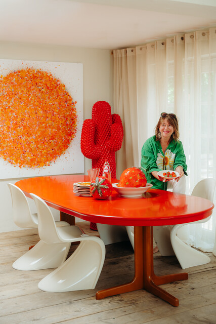 round or ovalshaped Danish dining table ... 