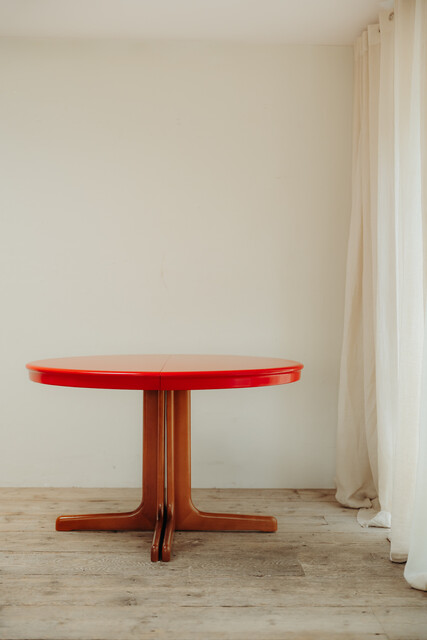 round or ovalshaped Danish dining table ... 