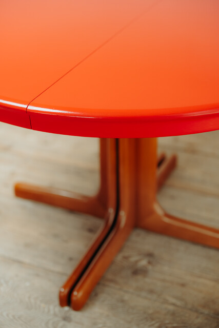 round or ovalshaped Danish dining table ... 