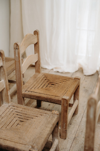 set of chairs ... 