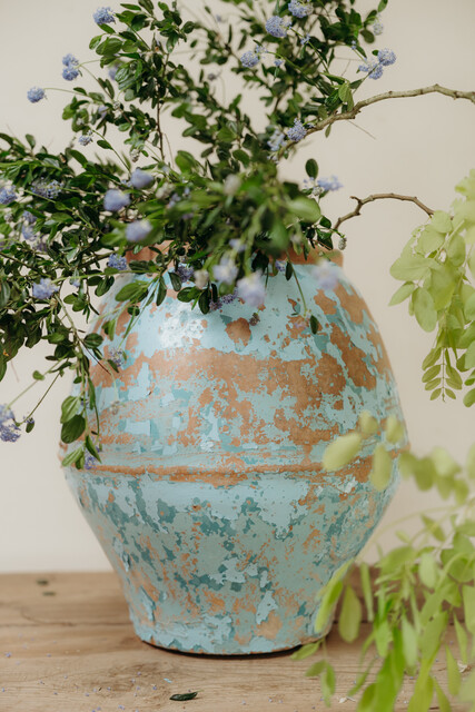 Spanish terra cotta urn .. rests of old blue paint .. wonderful patina !