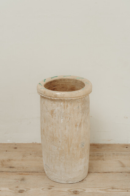 Spanish terra cotta urn/canestand ...