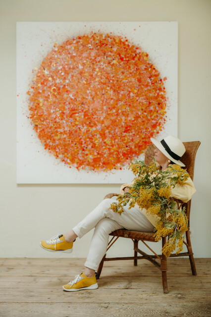 splash of orange ... artwork by Denis de Gloire ...