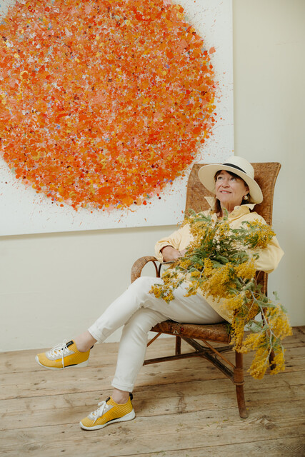 splash of orange ... artwork by Denis de Gloire ...