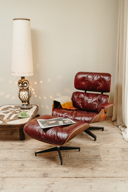 The lounge chair ...