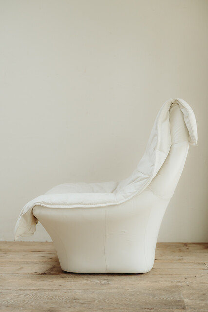 vintage white leather Gerard Van den Bergh fauteuil ...