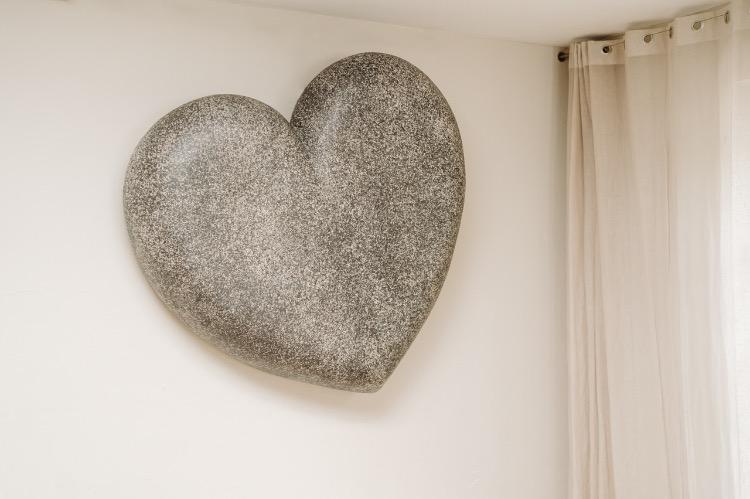 Xl heart... wood/plaster ...