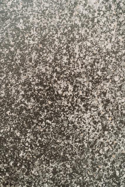 Xl heart... wood/plaster ...