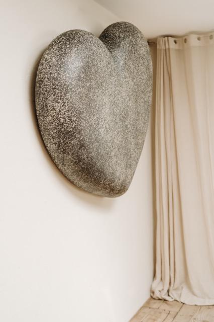 Xl heart... wood/plaster ...