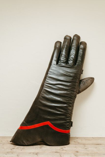 xl leather glove .. shopdisplay ... publicity sign 