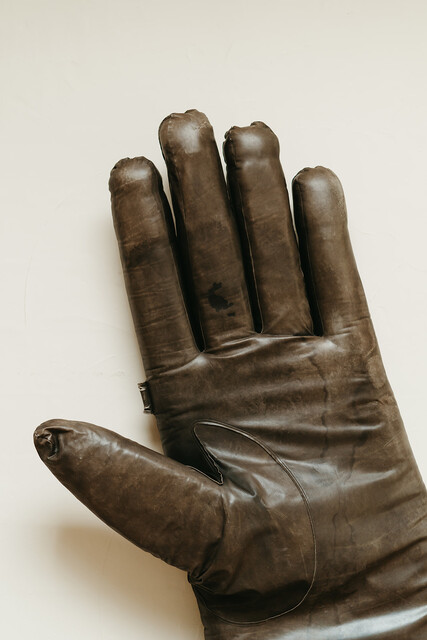 xl leather glove .. shopdisplay ... publicity sign 