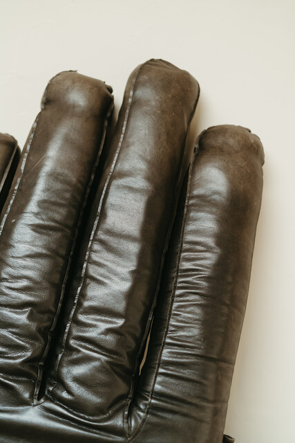 xl leather glove .. shopdisplay ... publicity sign 