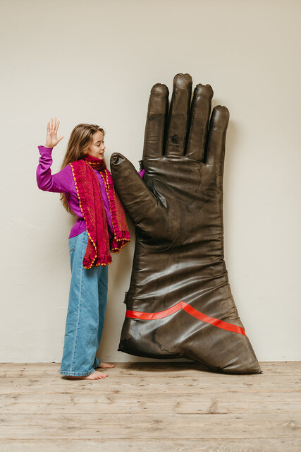 xl leather glove .. shopdisplay ... publicity sign 